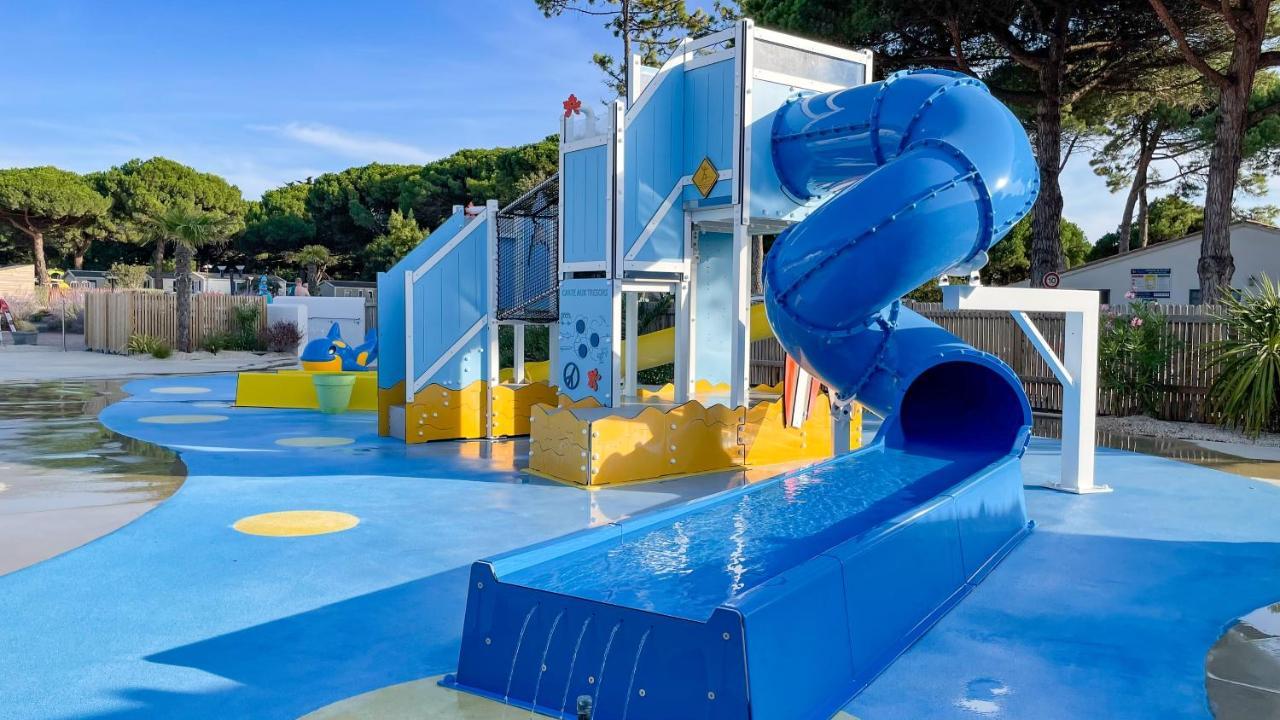Camping Le Suroit Le Bois-Plage-en-Re Exterior photo