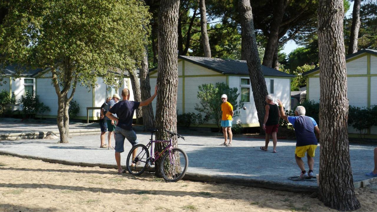 Camping Le Suroit Le Bois-Plage-en-Re Exterior photo